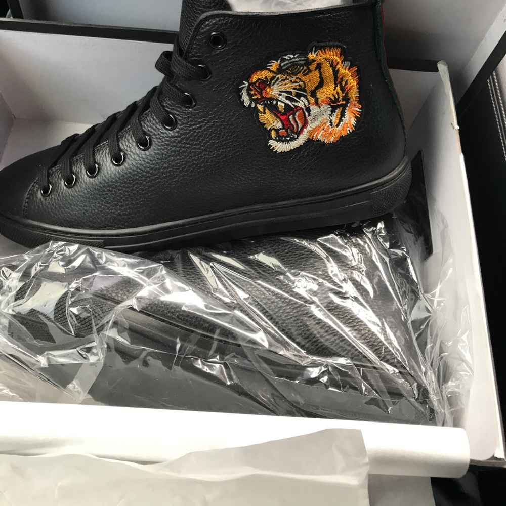 Leather high-top with tiger
