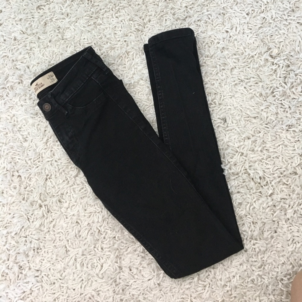 HOLLISTER LOW RISE SUPER SKINNY JEANS