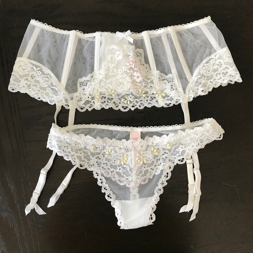 ❌SOLD❌Victoria's Secret Bridal Set