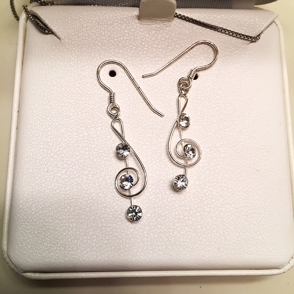 NEW Sterling silver music treble clef earrings