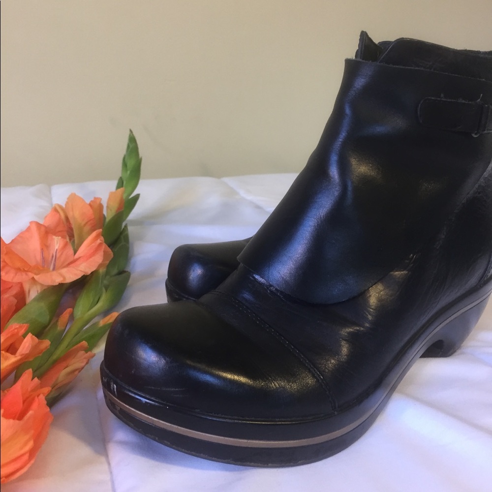 ♦️♦️SALE♦️♦️Ankle Booties!♦️♦️1HR MOVING SALE♦️♦️
