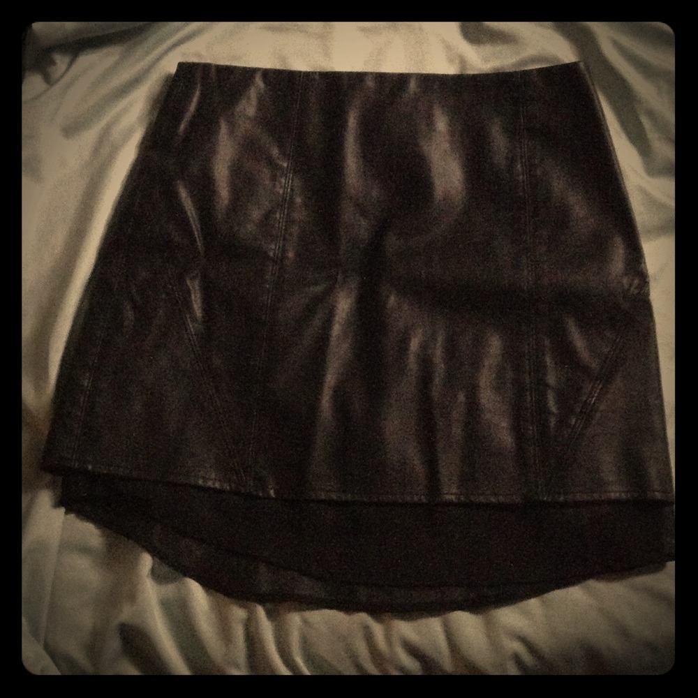 Silence & Noise pleather & chiffon skirt😍