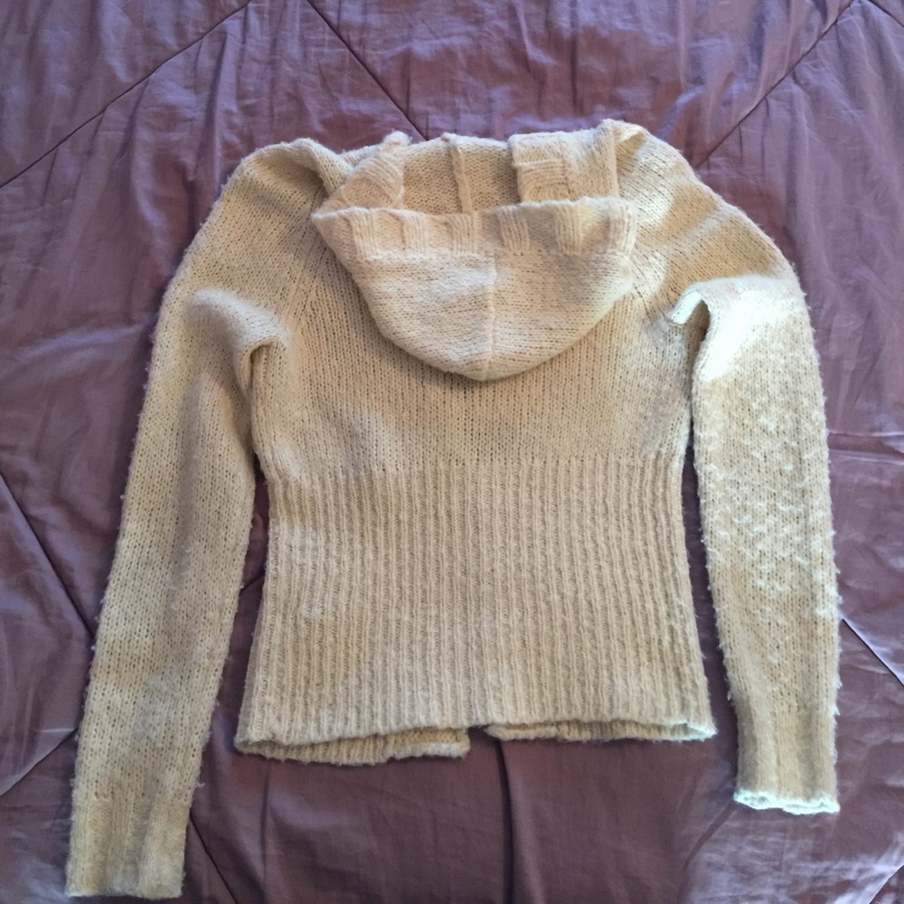 Sweater - image 4