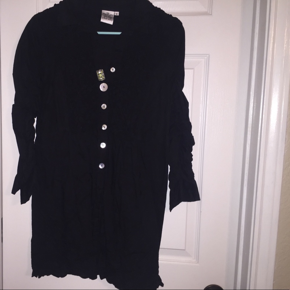Parsley & Sage 3 quarter length shirt.