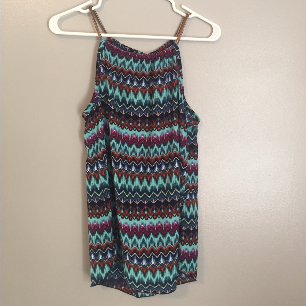 Colorful top with chain shoulders