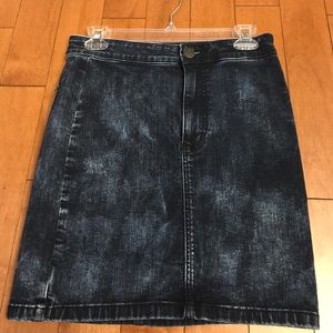American Eagle stretchy jean mini skirt