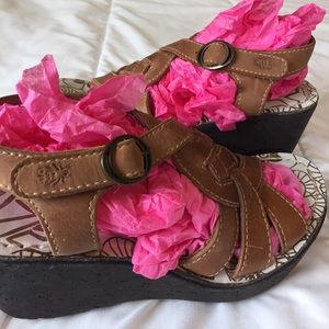 ♦️♦️SALE♦️♦️FLY London Wedges!♦️♦️