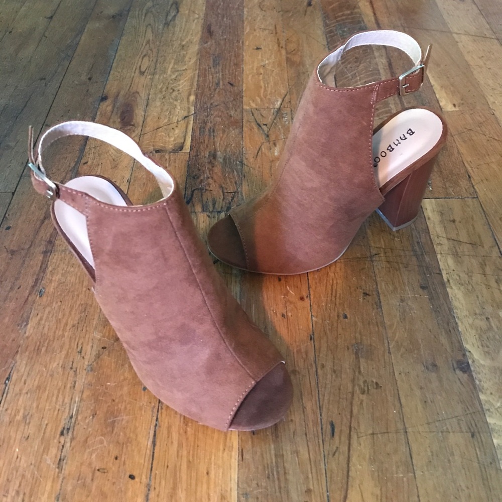 Tan/brown heels
