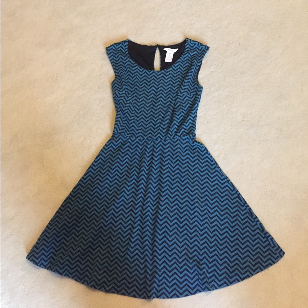 Zig-Zag Print Flowy Dress