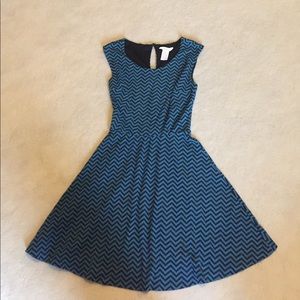 Zig-Zag Print Flowy Dress