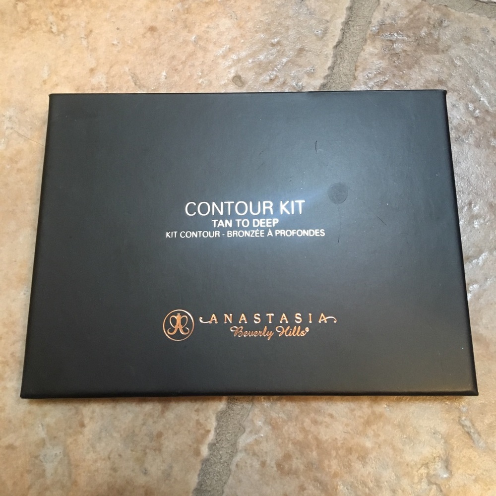 ANASTASIA BEVERLY HILLS!!