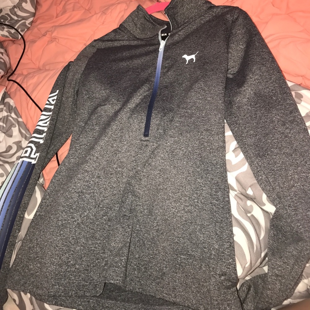 Workout zip up