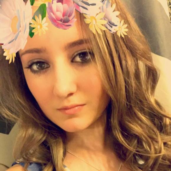 Meet your Posher, Danielle - Picture 1 of 1