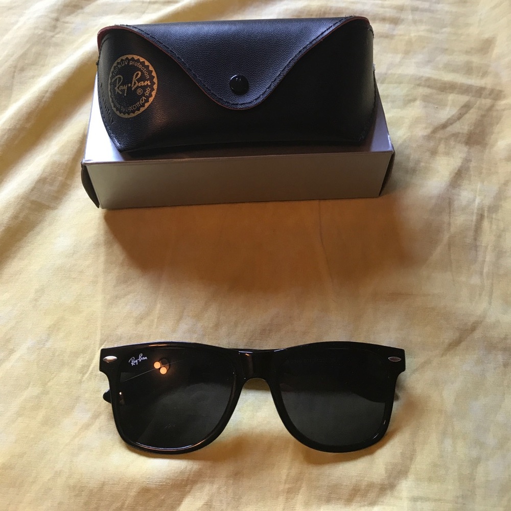 Ray-Ban wayfarer sunglasses