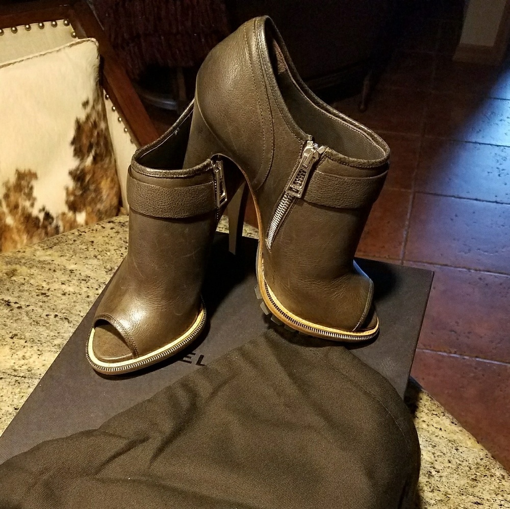 BELSTAFF Women's Soft Leather Bootie - Size 8