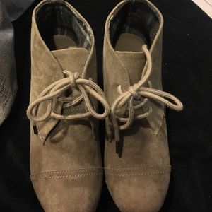 Bongo light brown wedges! I can lower price