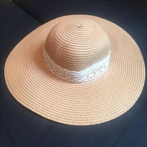 Floppy sun hat