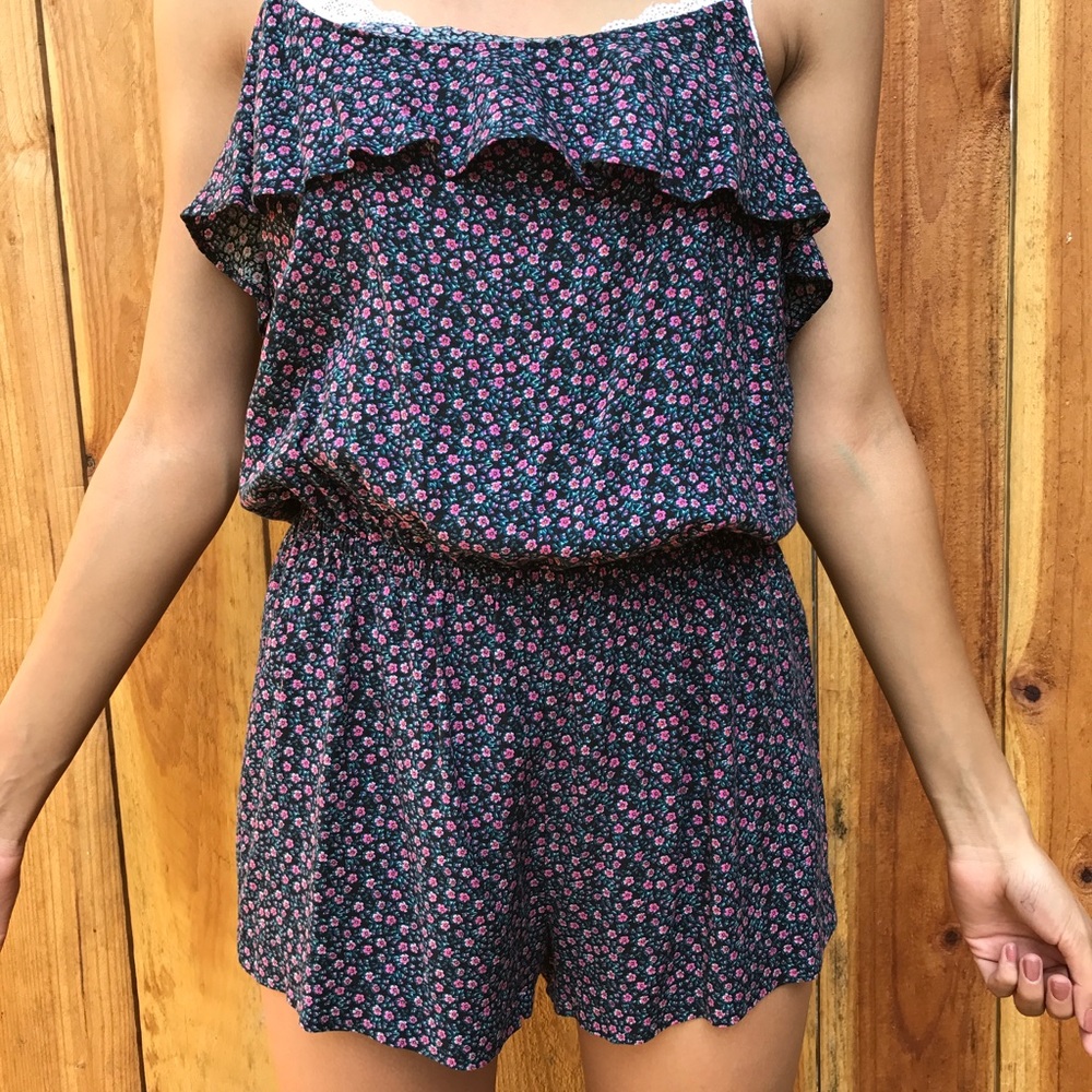 Floral romper 💘