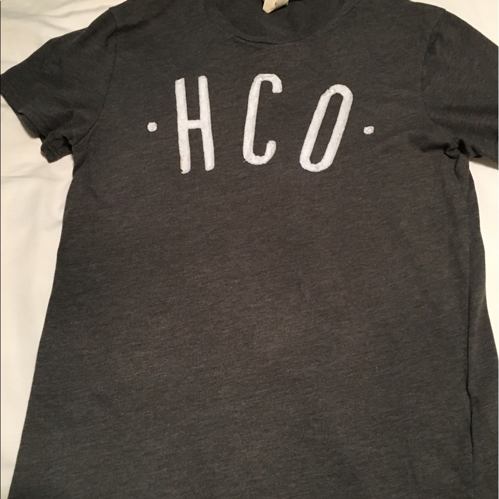 Hollister shirt size small
