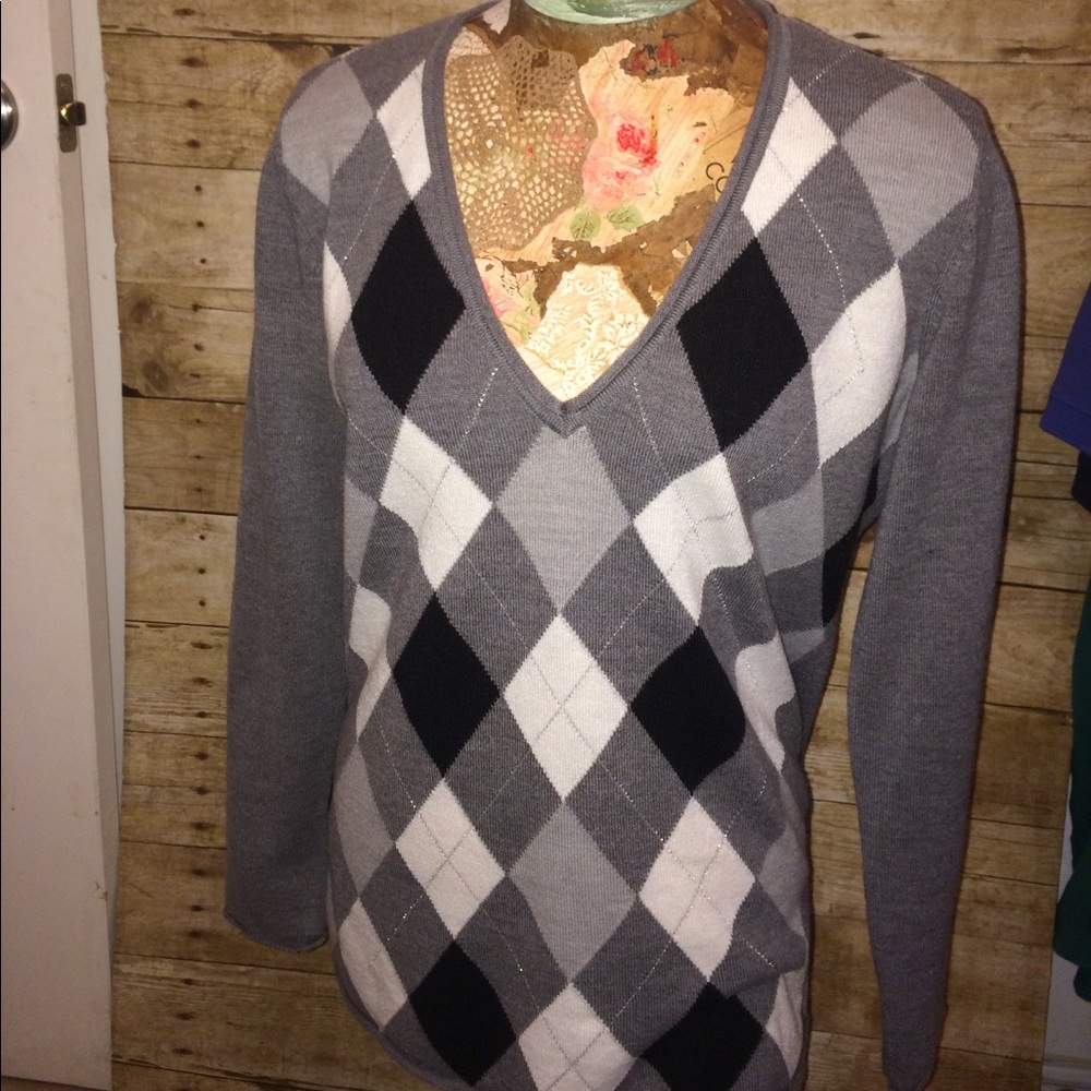 Jones NY Sweater size L argyle pattern