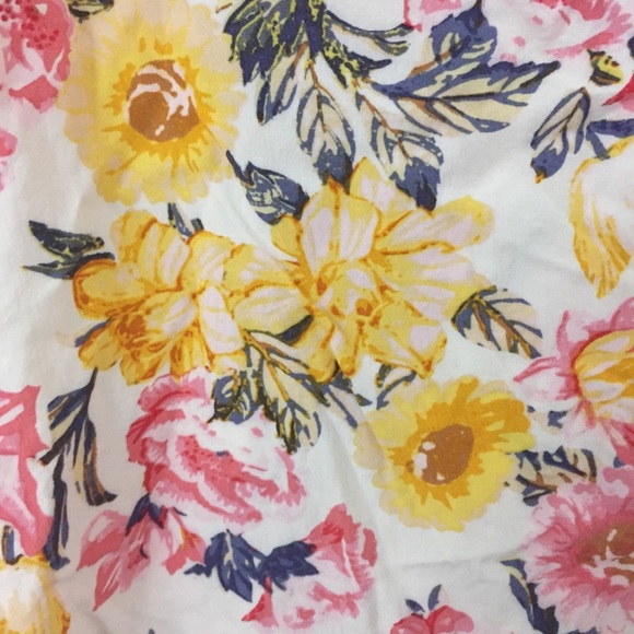 Forever 21 floral tank top - Picture 6 of 6