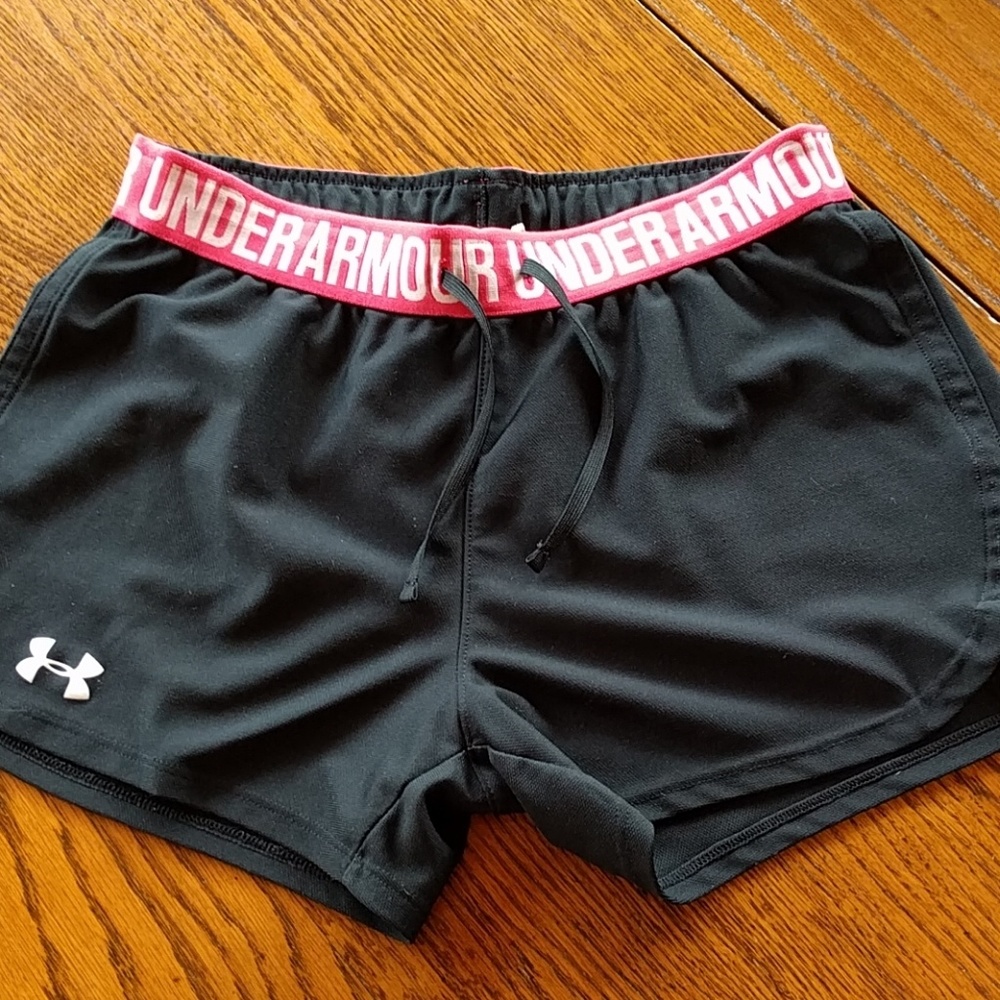 Under Armour XS Play Up Shorts running black pink