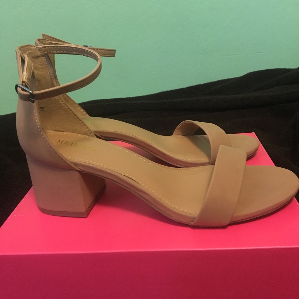 Low block heel pumps with Ankle strap