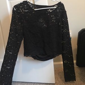 Log sleeve lace crop top