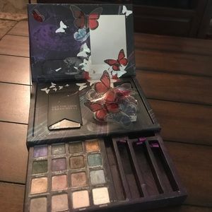 Urban Decay Book of Shadows Volume IV RARE 💄💄