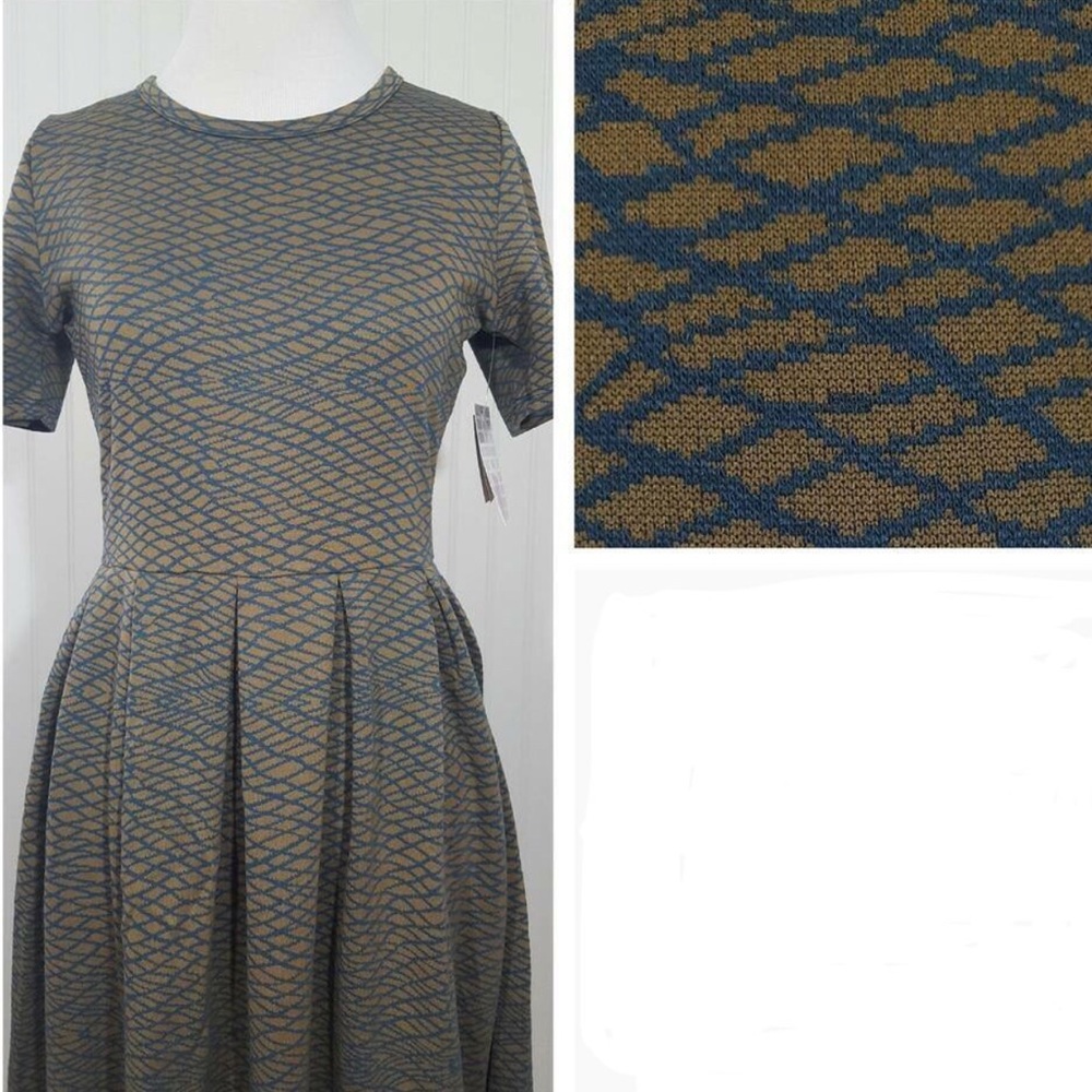 Slate green and golden yellow Amelia