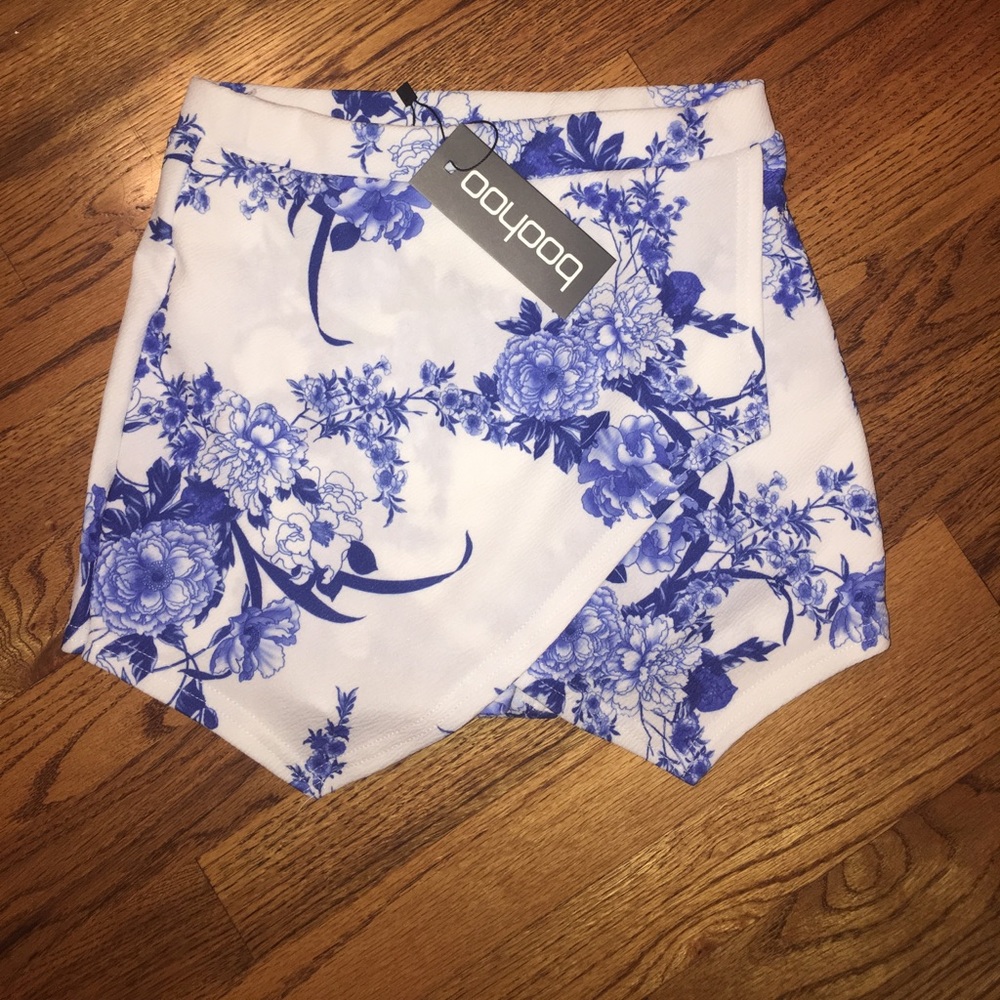White blue porcelain skort