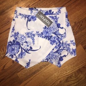 White blue porcelain skort