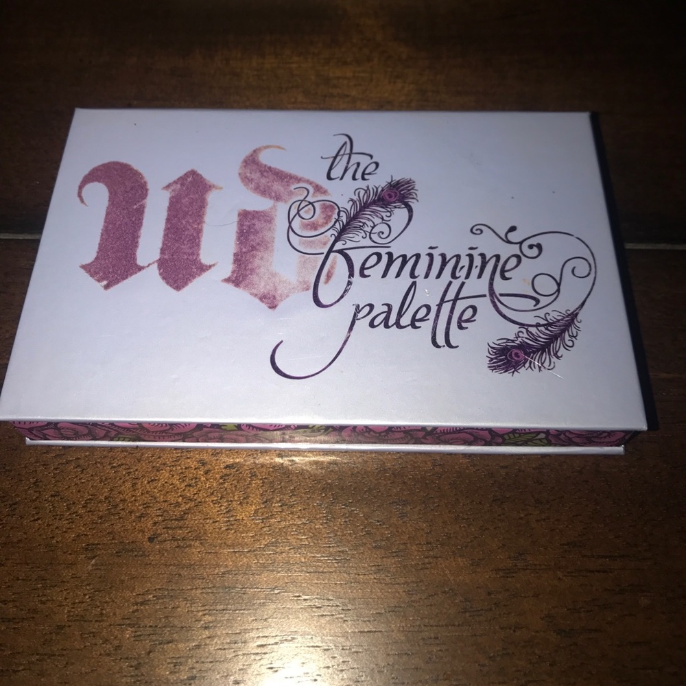 Urban Decay Vintage The Feminine Palette