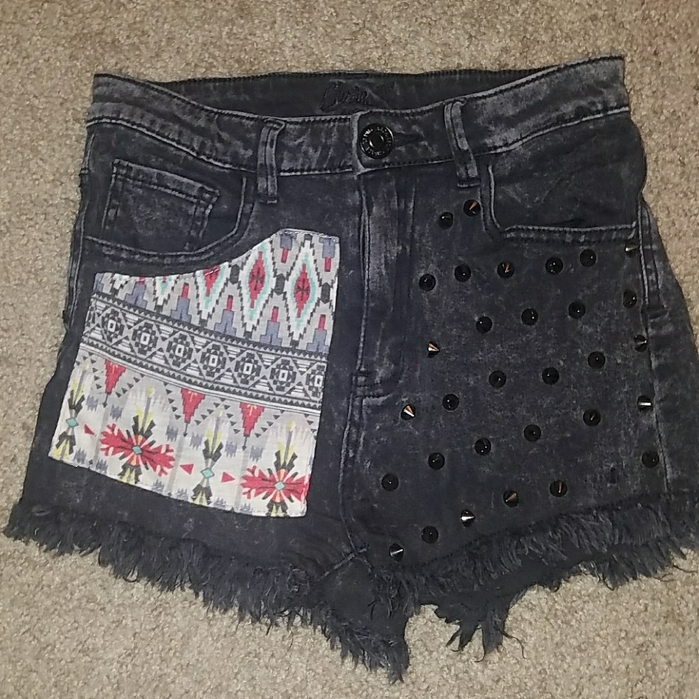 Chiqle High Waist cutoff studded shorts