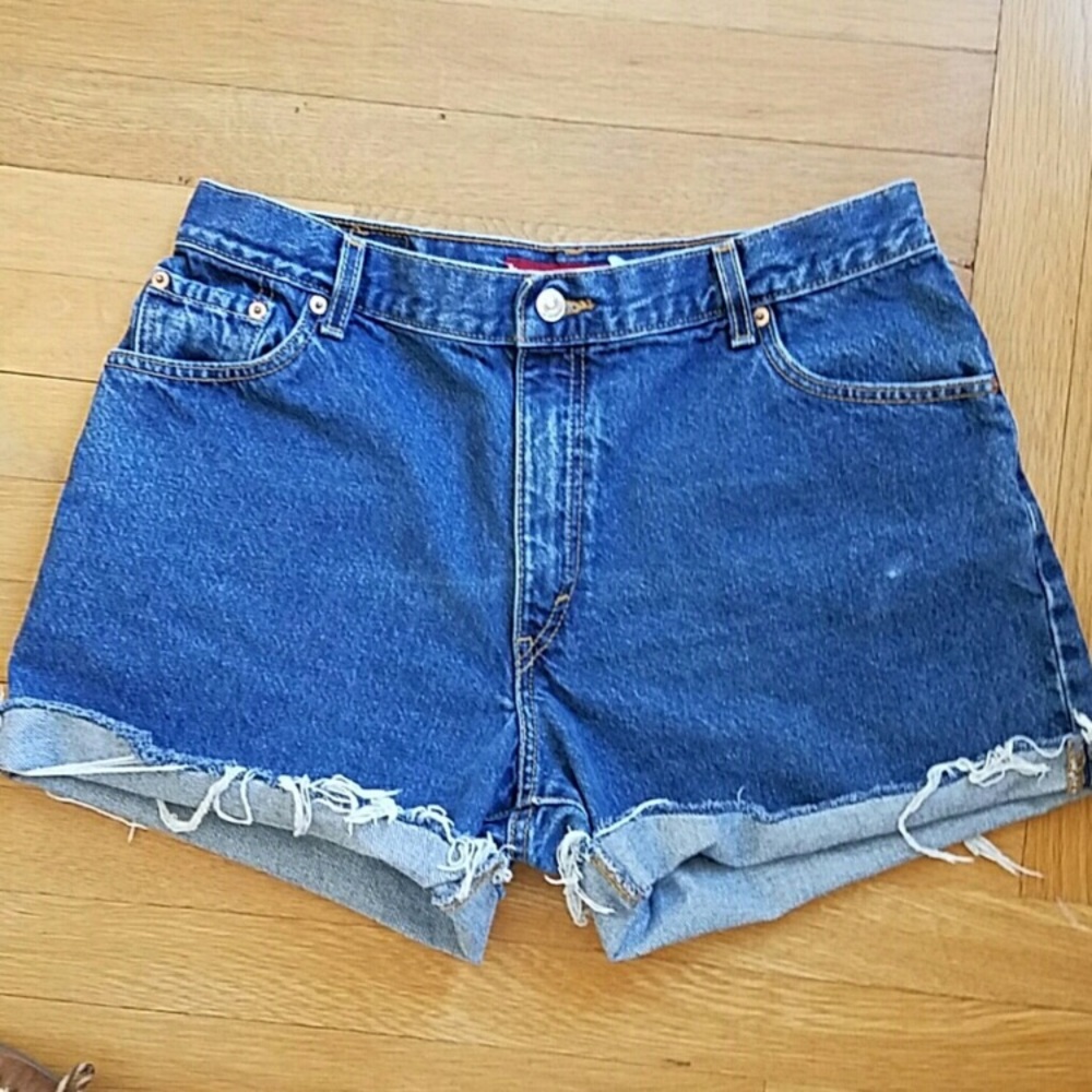 LEVI 550 vintage high-waisted cutoff shorts