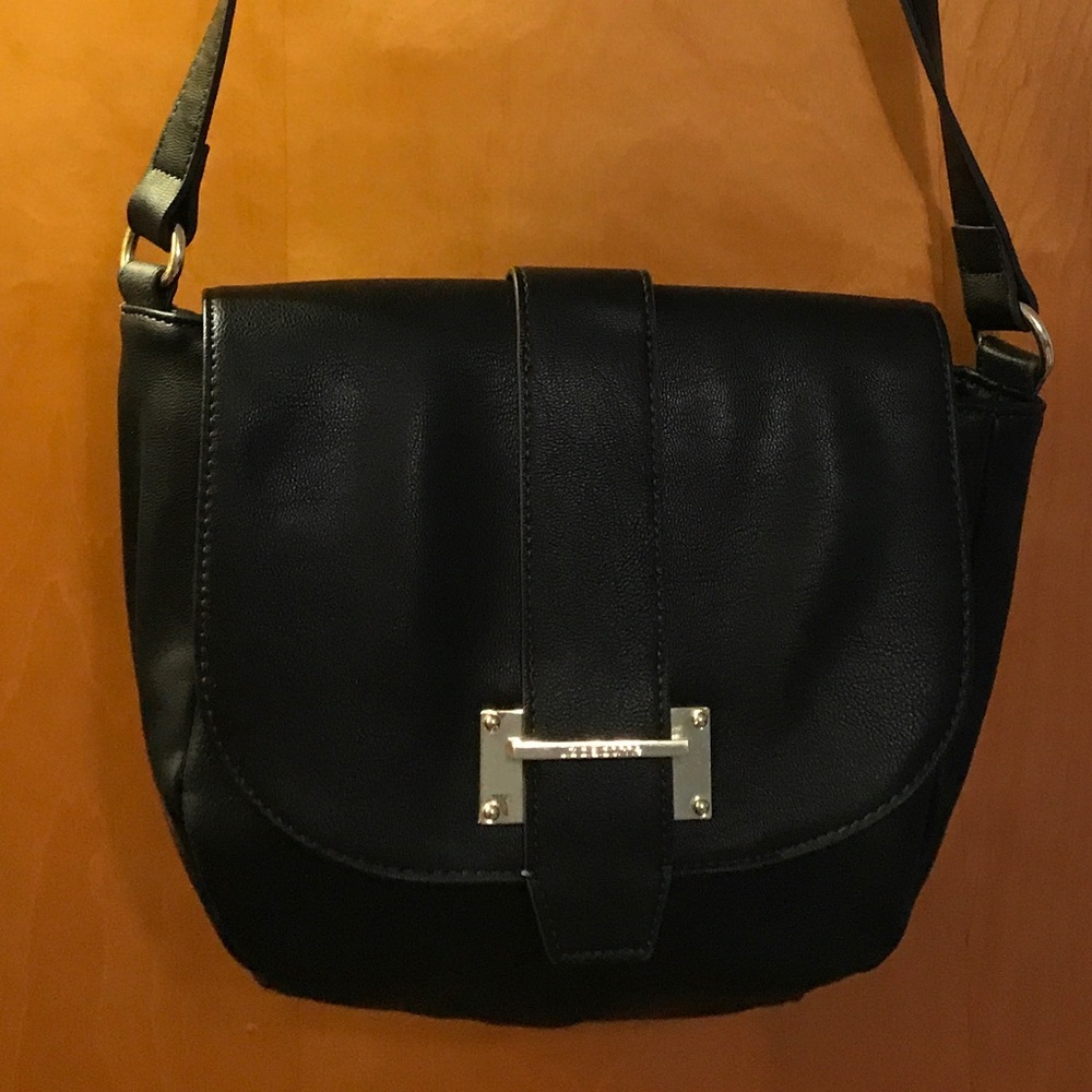 Liz Claiborne black saddle bag 💼
