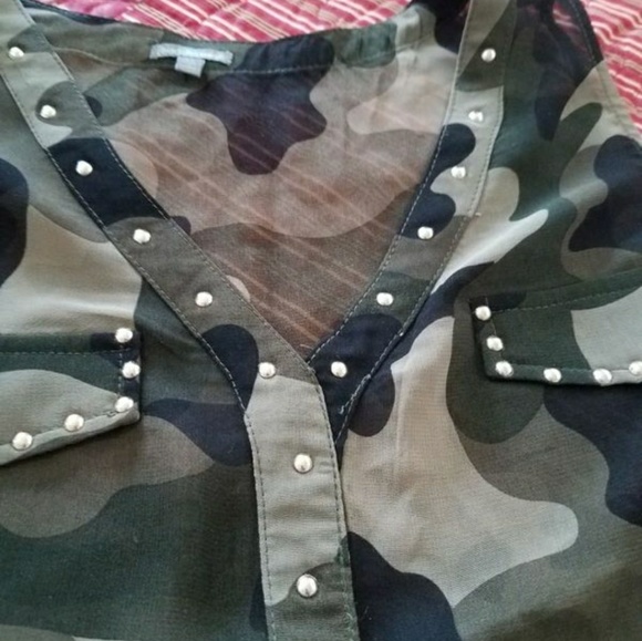 Camo sheer top with embellishment - Picture 2 of 2