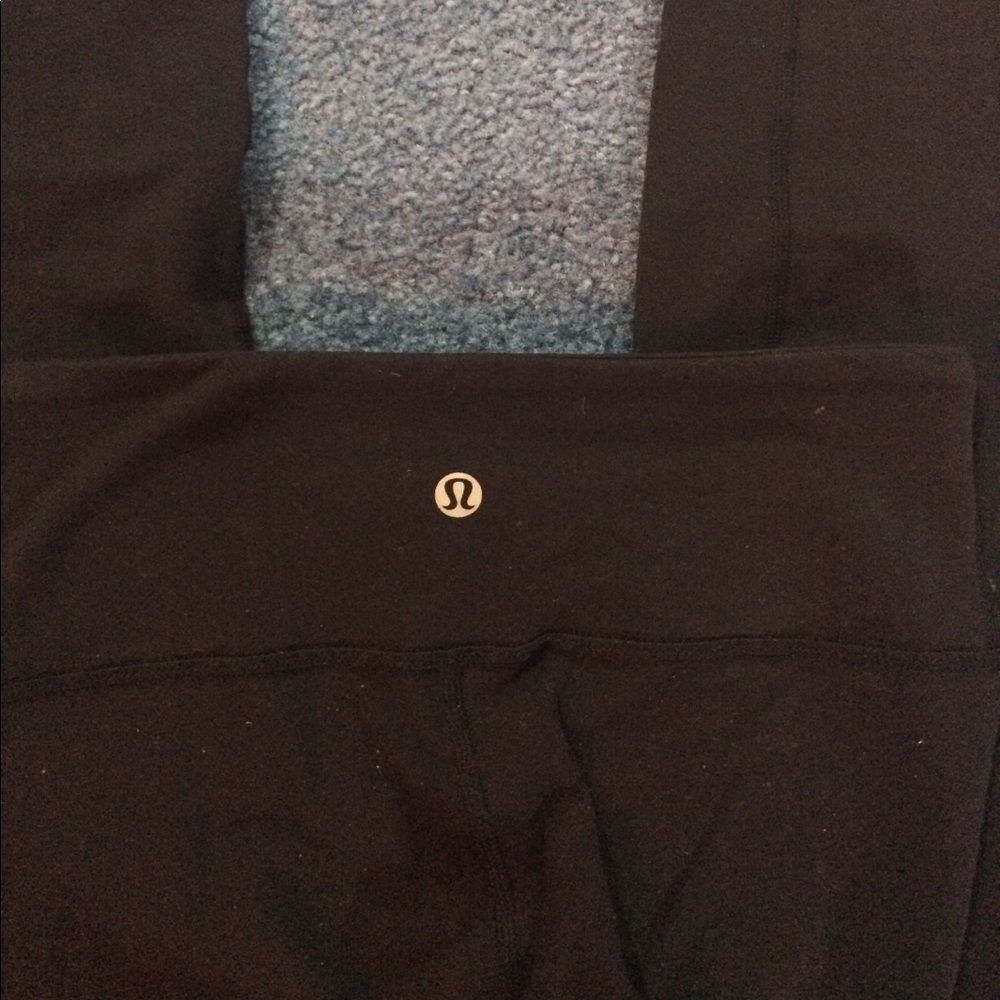 Plain black Lululemon leggings