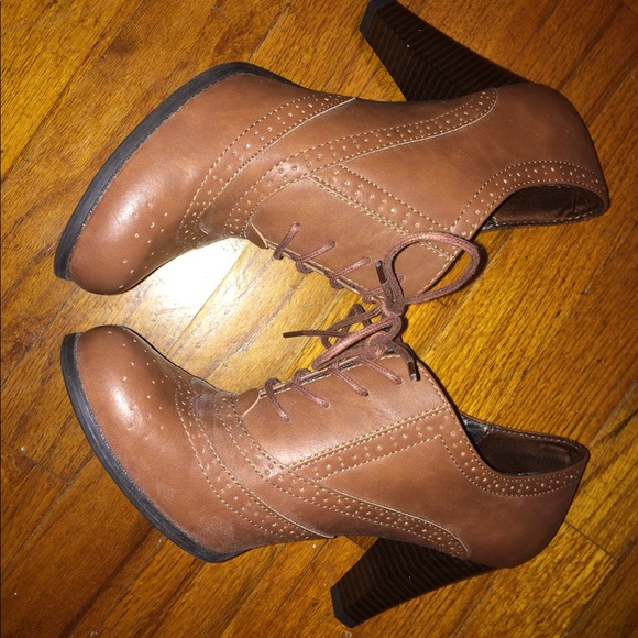 Brown Booties - American Eagle - Picture 1 of 6