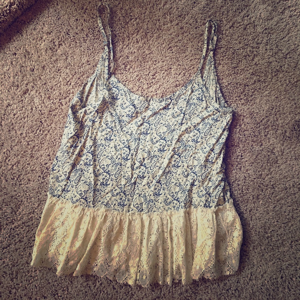 Beautiful lace paisley open back tank