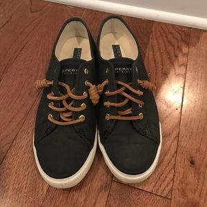 Sperry sneakers like new