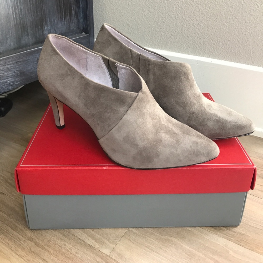 Johnston & Murphy suede heels