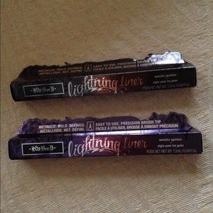 Kat Von d lightening liner