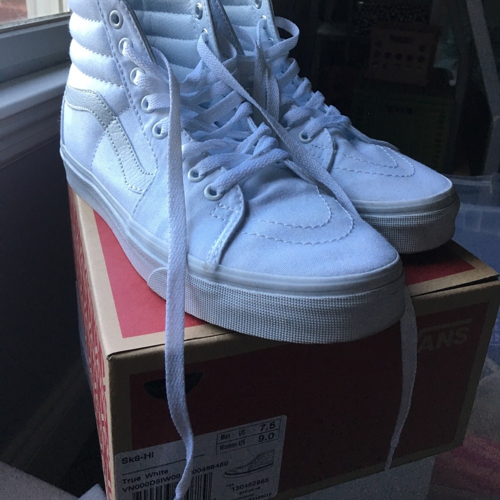🌸 SOLD 🌸 Vans Sk8-Hi White