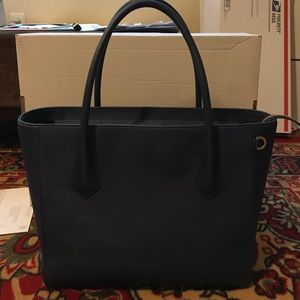15" Tote (Original)