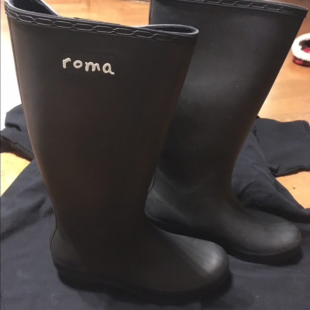Roma black rain boots