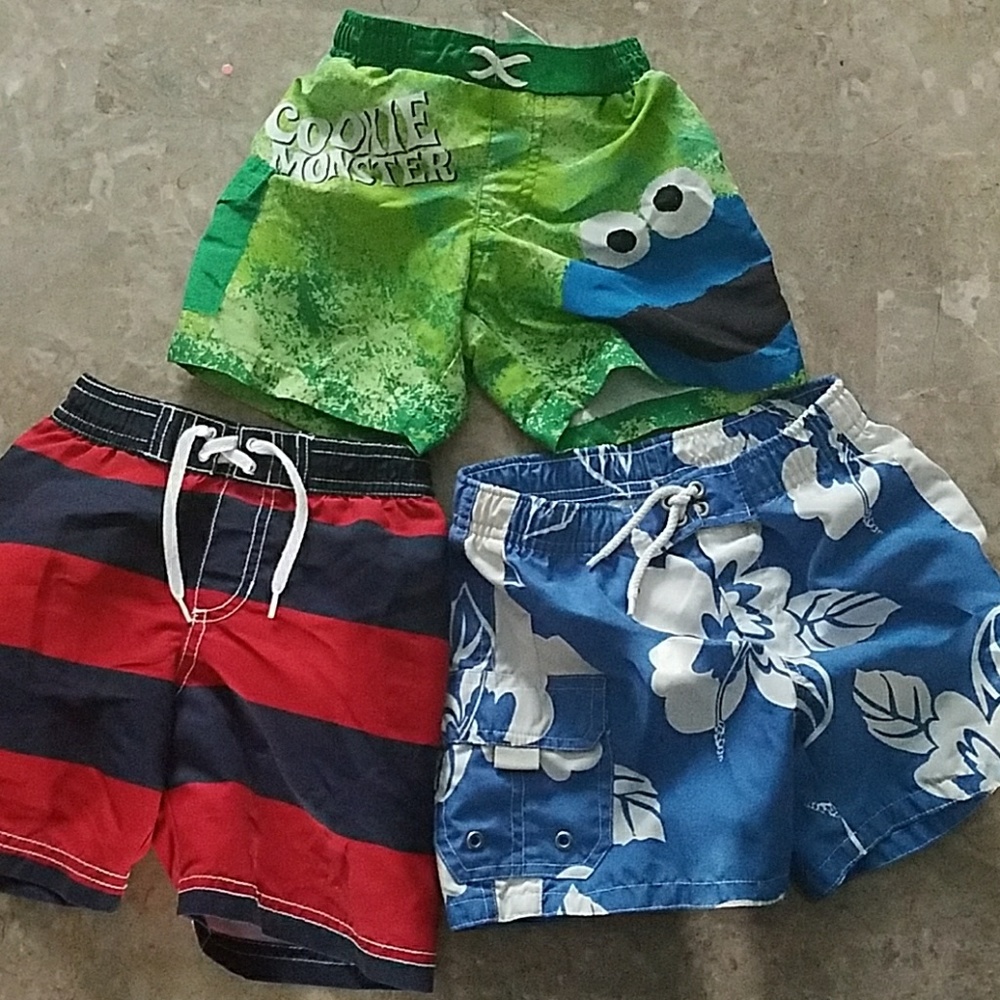 Lot of 3 swim trunks