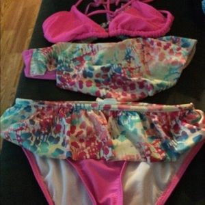 1 Bikini and 1 extra Bra