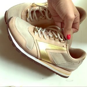 Chariot Coffeehouse Brooks Heritage shoes