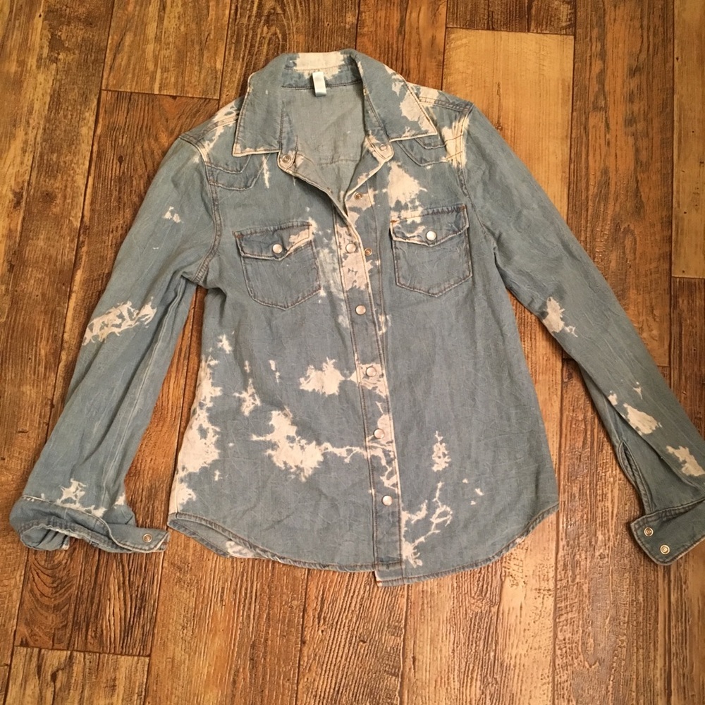 Xhiliration Jean Shirt Top!